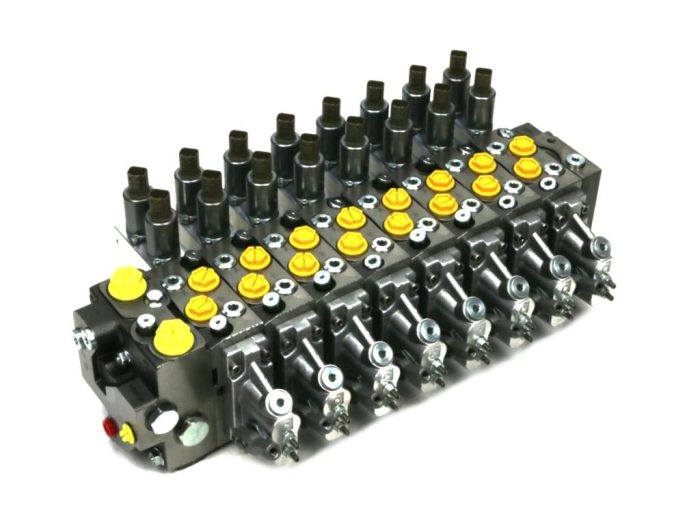 DCV 8 špula (80/80,80/80,80/80,40/40,40/40,40/40,65/65,65/65) 120 l/min. podupirač, LS, opcja dźwigni, 12VDC