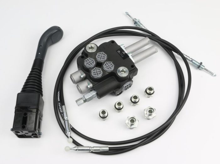 Set za TUR utovarivač - 80L 2-dijelni razdjelnik + Joystick bez gumba + Pričvršćivači + Kablovi za kuglu 2000mm VOIMA
