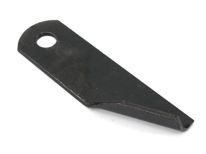Rotacijski nož za sjeckanje slame lijevi 173x50x4,5mm rupa 18 aplikacija 87031976 New Holland WARYŃSKI (prodaje se u jedinicama od 25 kom.)